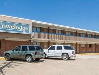 Travelodge By Wyndham Great Bend Экстерьер фото